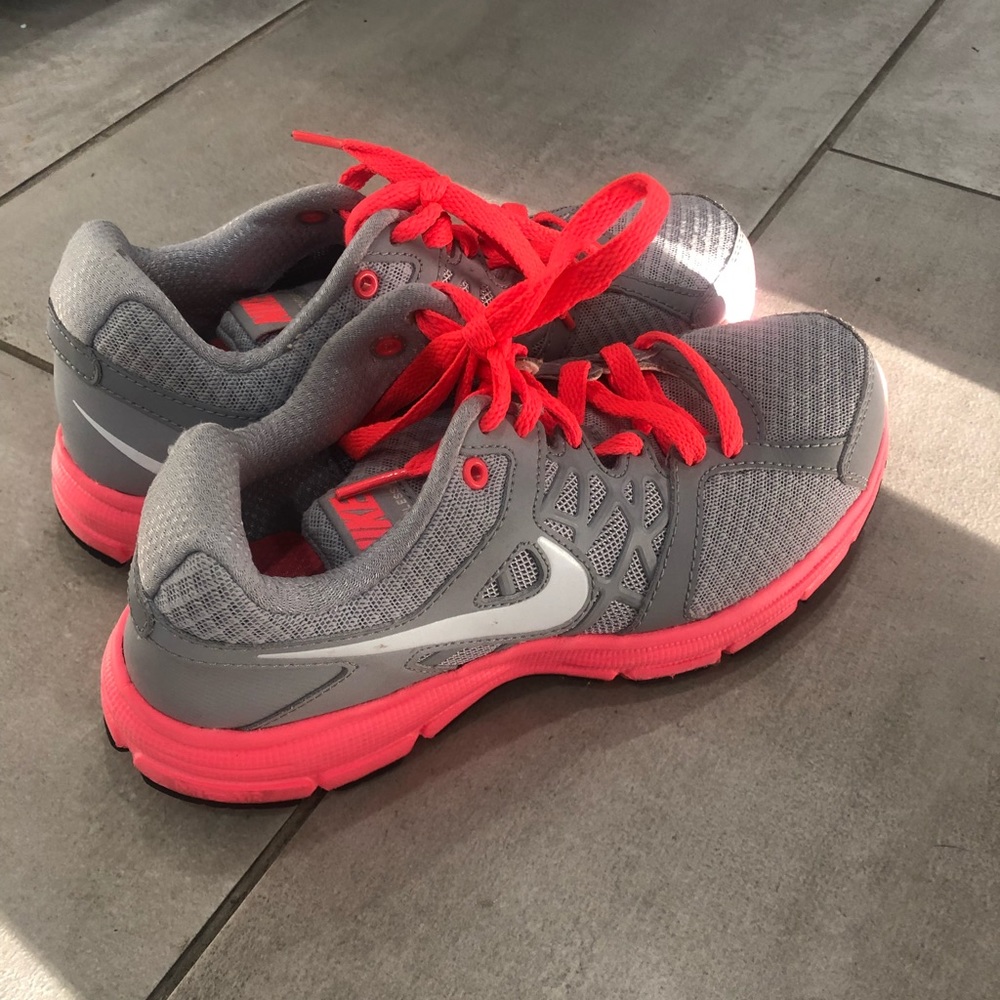 Nike Relentless Sneakers- Sz 7
